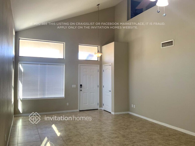 Building Photo - 2005 W Green Tree Dr