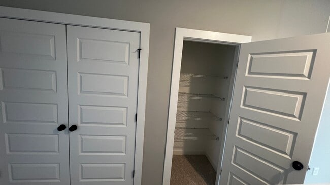 Building Photo - Spain Park Schools 3 Bedroom / 3 Bath Townhouse