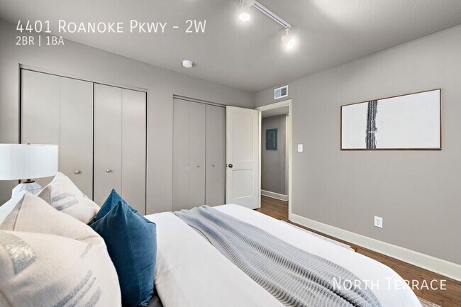 Building Photo - 4401 Roanoke Pkwy