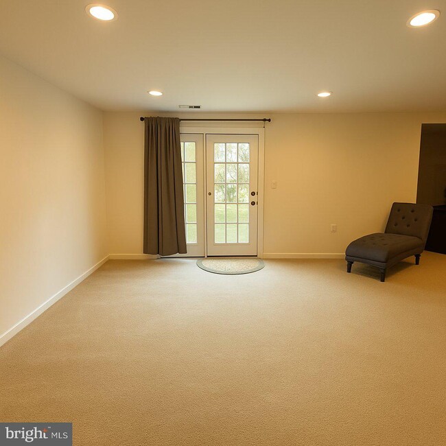 Building Photo - 9933 Box Oak Ct