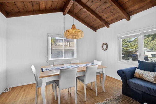 Building Photo - 237 Avenida Montalvo