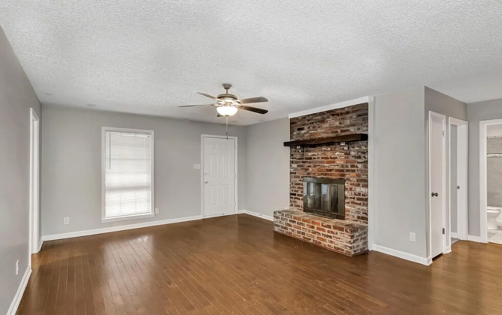 Building Photo - 3909 Fair Oak Ln SW