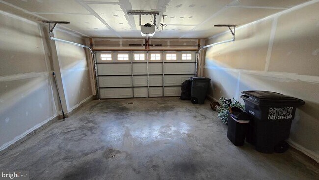 Building Photo - 6634 Bartrams Forest Ln