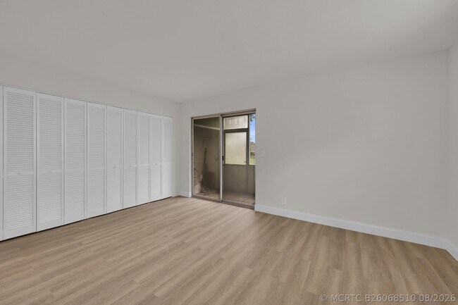 Building Photo - 146 Saxony D