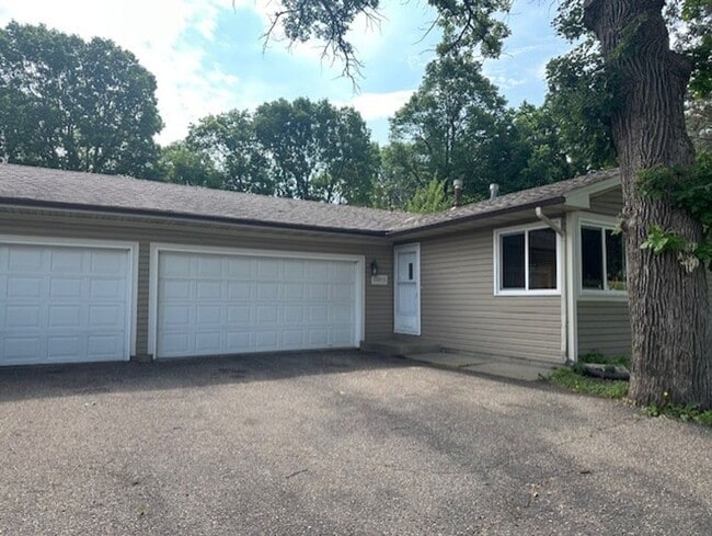 Primary Photo - 13011-13013 Co Rd 5