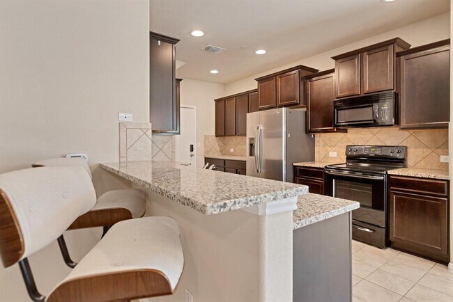 Building Photo - 516 E Slaughter Ln