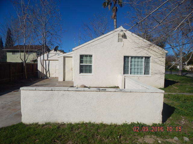 Building Photo - Completely remodeled - 2 Bedroom Home on Corner Lot!