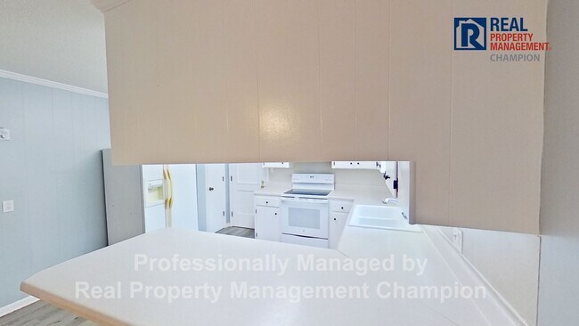 Building Photo - All Brick Ranch in the Heart of Hampstead