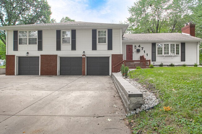 Primary Photo - 4711 E 109 Terrace