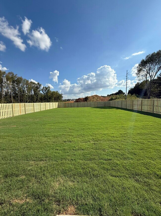 Building Photo - 22587 Dashwood Ln
