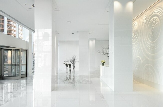 Building Photo - 635 W 42nd St
