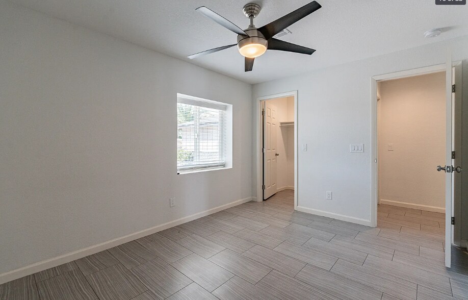 Building Photo - 1262 E Hermosa Dr
