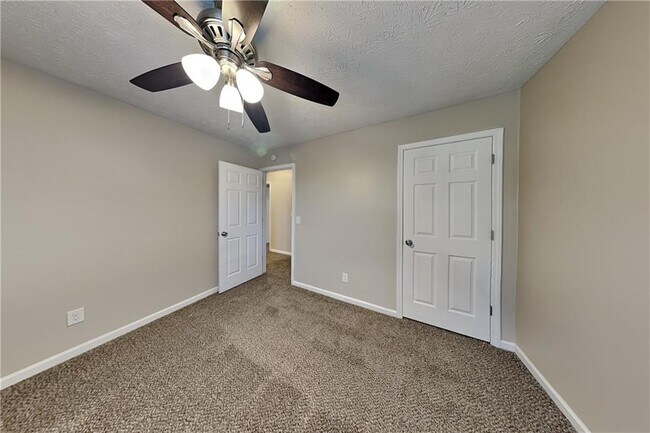 Building Photo - 111 Trellis Ct