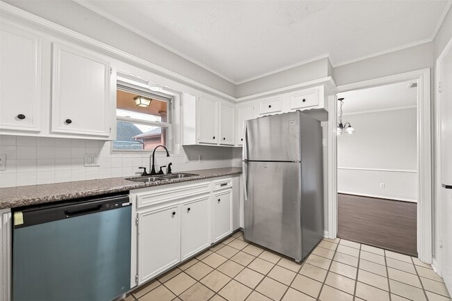 Building Photo - 6207 Claridge Dr