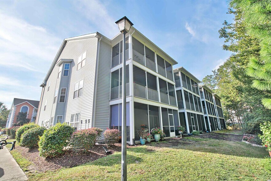 Side View - 4854 Meadowsweet Dr