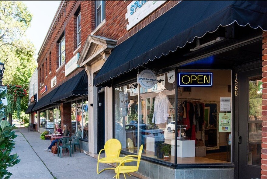 A block from vibrant Grand Avenue - 1317 Summit Ave