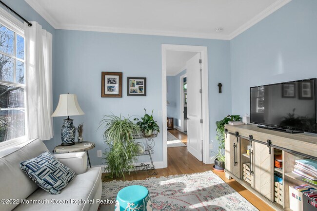 Building Photo - 812 Claridge Dr