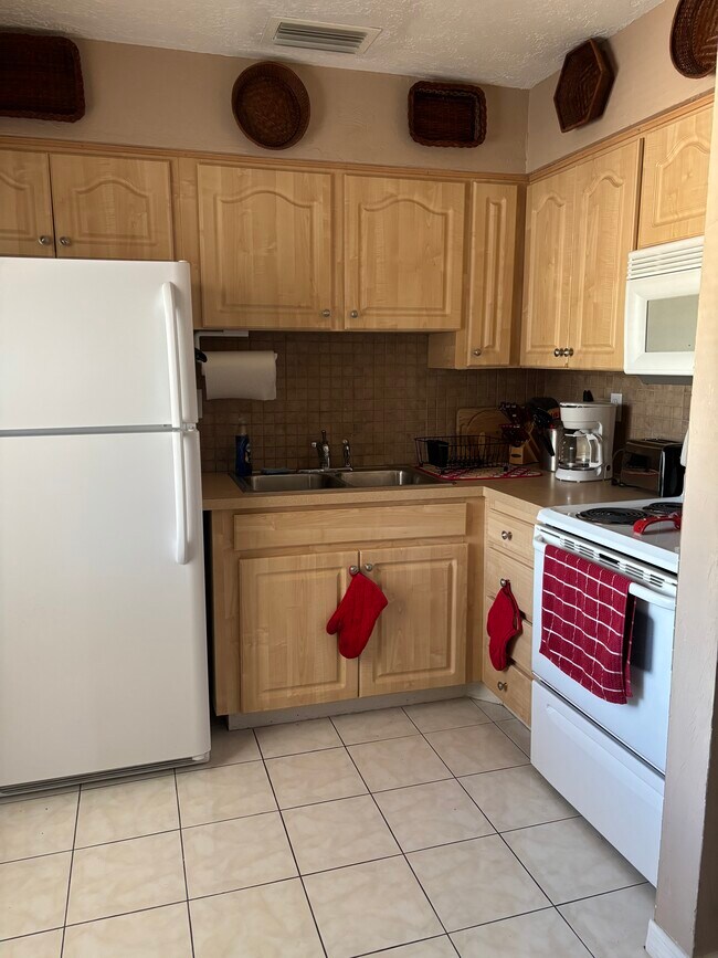 Building Photo - 2924 Clark Rd