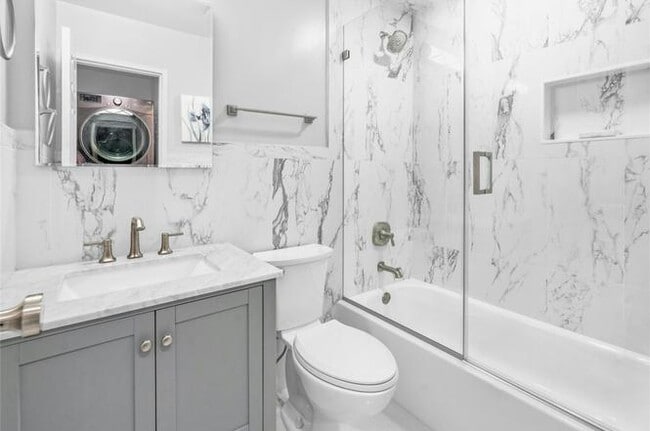 Building Photo - Plainview