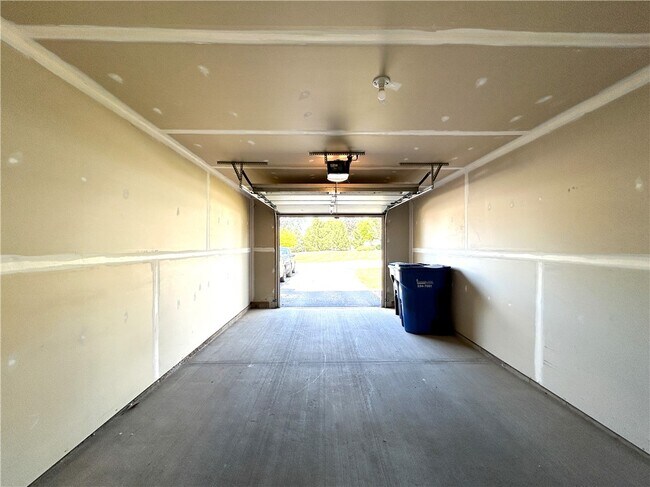 Building Photo - 0 Traditions Pl