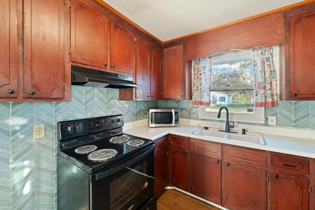 Building Photo - 628 S Caldwell St