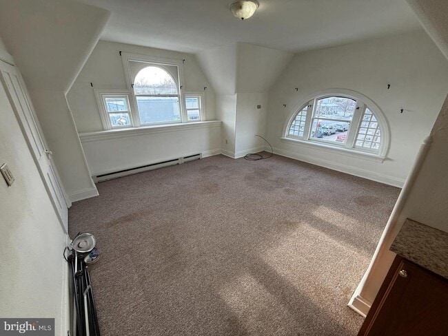 Building Photo - 405 Bridge St