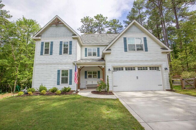 Building Photo - "Charming 4-Bedroom Retreat with Fireplace and 3 Full Baths in Aberdeen!"