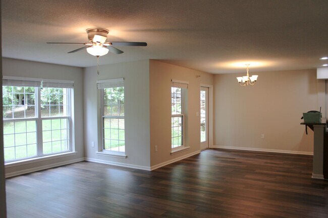 Building Photo - Trailside Apartments