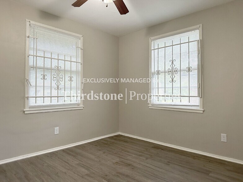 Building Photo - 435 Springfield Ct N