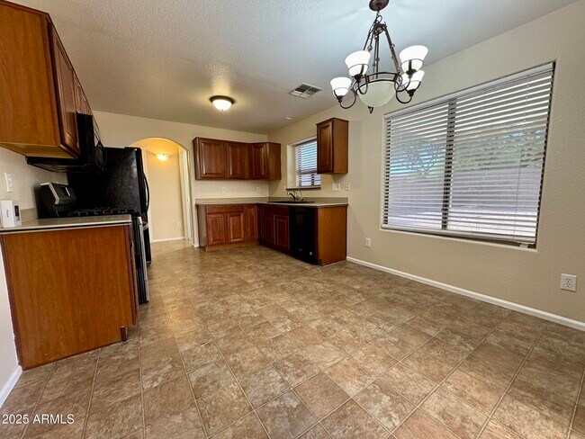 Building Photo - 2344 W White Feather Ln