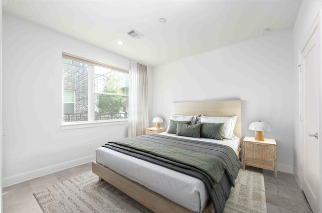 Building Photo - 2471 W 11th St