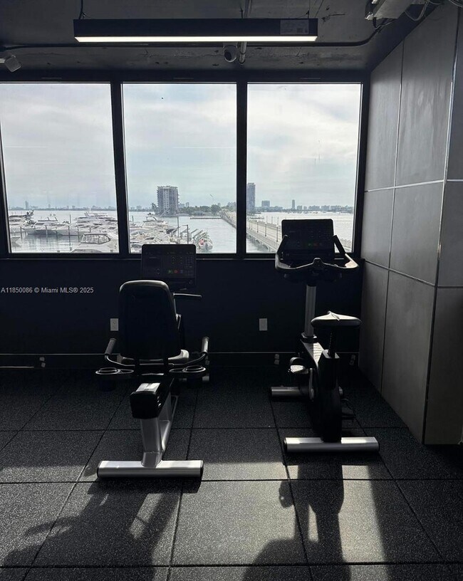 Building Photo - 555 NE 15th St