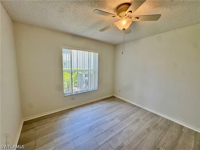 Building Photo - 661 Squire Cir