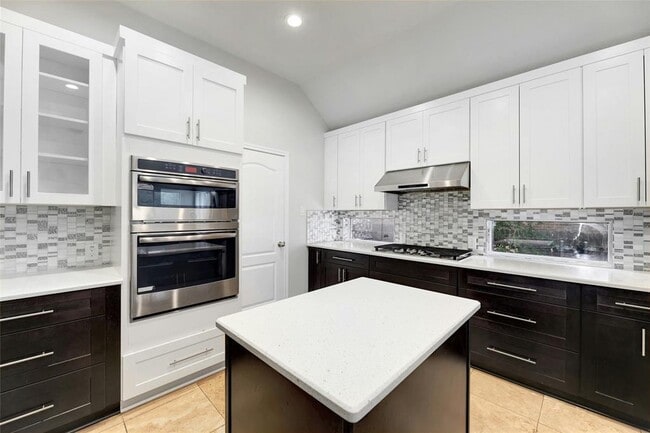 Building Photo - 3806 Azur Ln