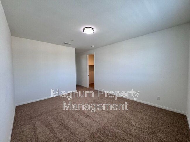 Building Photo - 25181 Desert Sage Dr