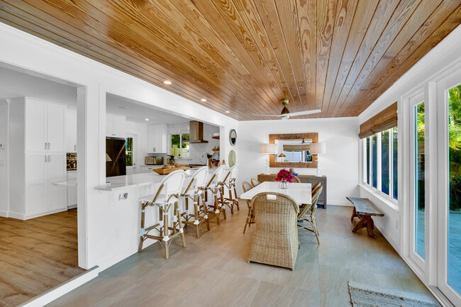 Building Photo - 1830 E Sandpiper Rd