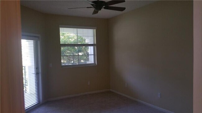 Building Photo - 3255 NE 184th St