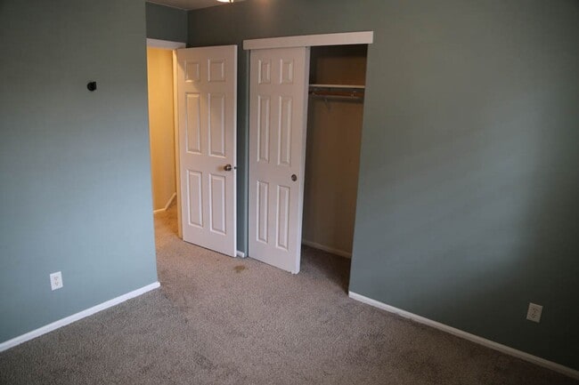 Building Photo - Single Level 4 bed 2 bath home