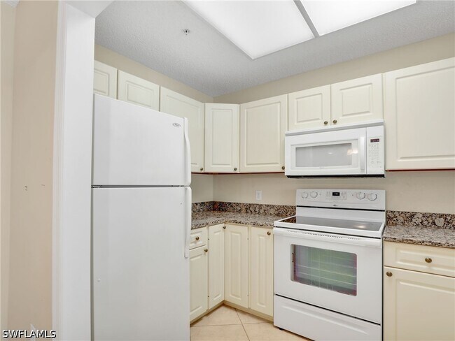 Building Photo - 201 Arbor Lake Dr