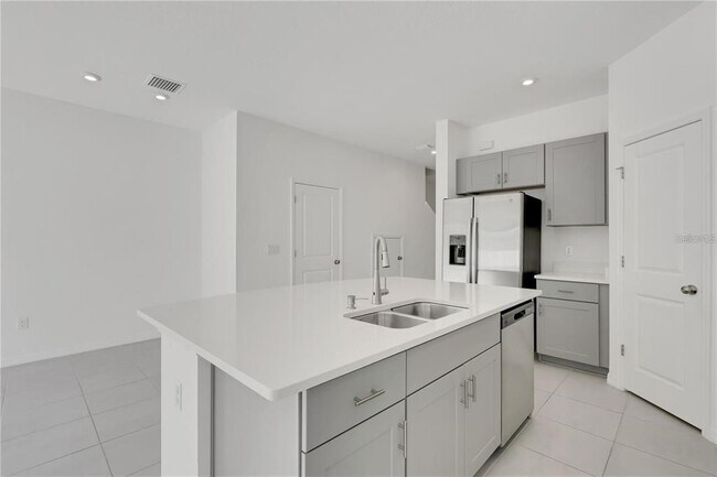 Building Photo - 6313 Willowside St