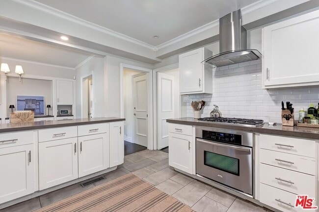 Building Photo - 1154 N Wetherly Dr