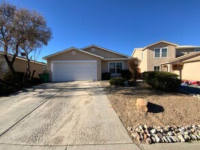 Building Photo - 3 Bedroom Single Story Home Near Northern Blvd NE & Loma Colorado Blvd NE!
