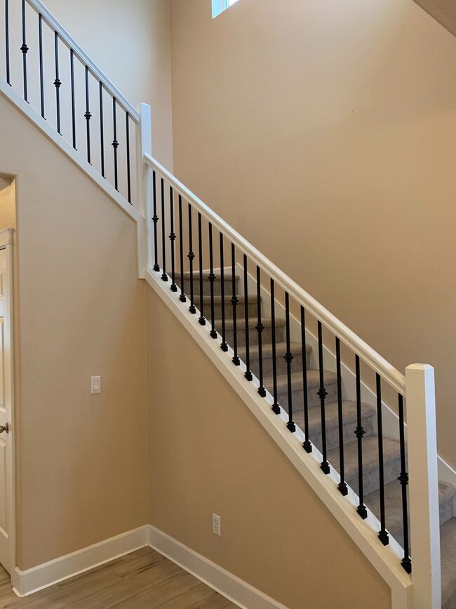 Building Photo - Charming 3-BR Felida Rental with Fenced Yard & Private Patio