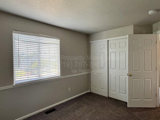 Building Photo - 5671 Vermillion Bluffs Dr