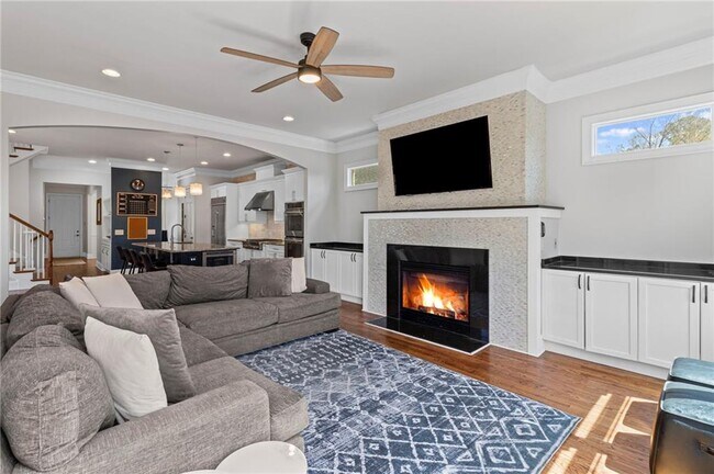Building Photo - 255 Lindbergh Drive NE