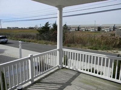FRONT DECK - 3521 Haven Ave