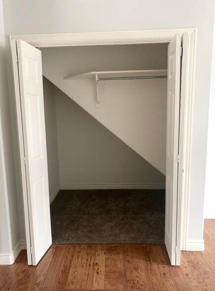 Building Photo - 33 S 900 E