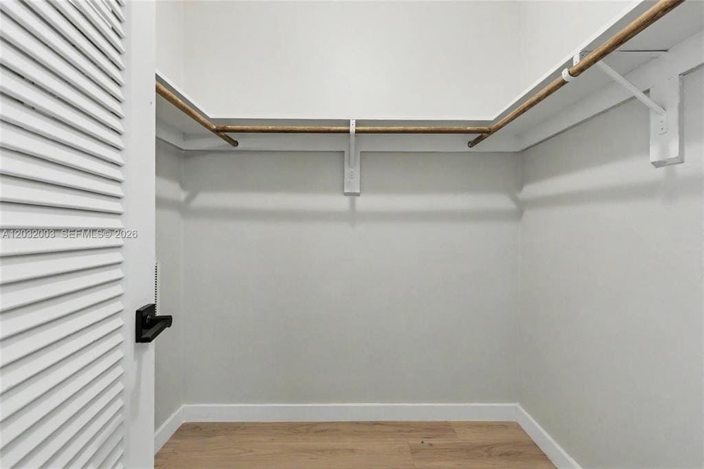 Building Photo - 3150 N Palm Aire Dr