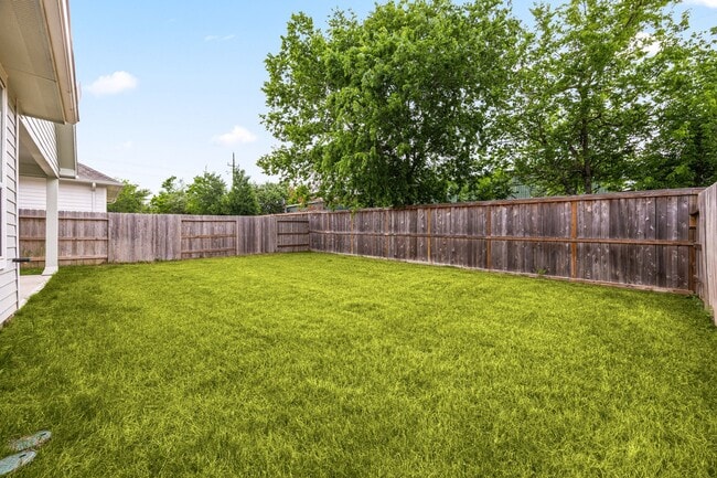 Building Photo - 33142 School Hl Rd