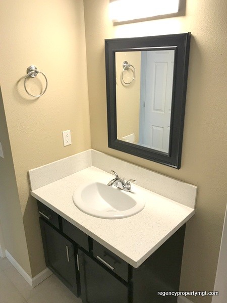 Building Photo - 19202 SE River Rd